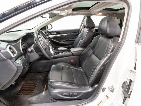 Used 2023 Nissan Maxima SL FWD image 14