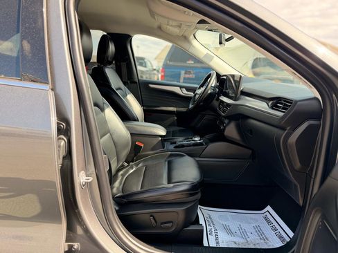 Used 2024 Ford Escape Platinum image 30