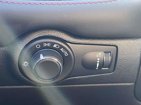 Used 2024 Dodge Durango GT image 13