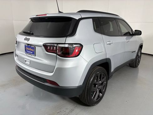New 2026 Jeep Compass Latitude w/ Sun and Sound Group AWD/4WD image 8
