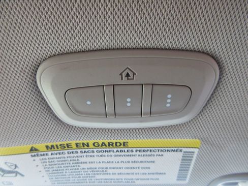 Used 2020 Chrysler Pacifica Touring-L image 32