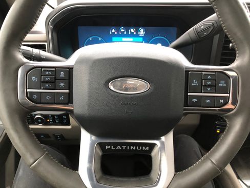 Used 2025 Ford F250 Platinum w/ Platinum Plus Package image 15