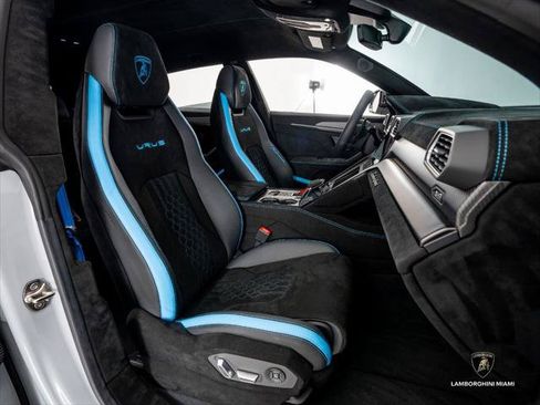 Used 2024 Lamborghini Urus Performante AWD/4WD image 48