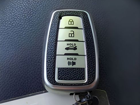 Used 2023 Toyota RAV4 XLE w/ Convenience Package FWD image 22