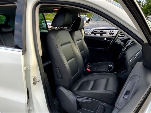Used 2017 Volkswagen Tiguan Wolfsburg Edition image 7