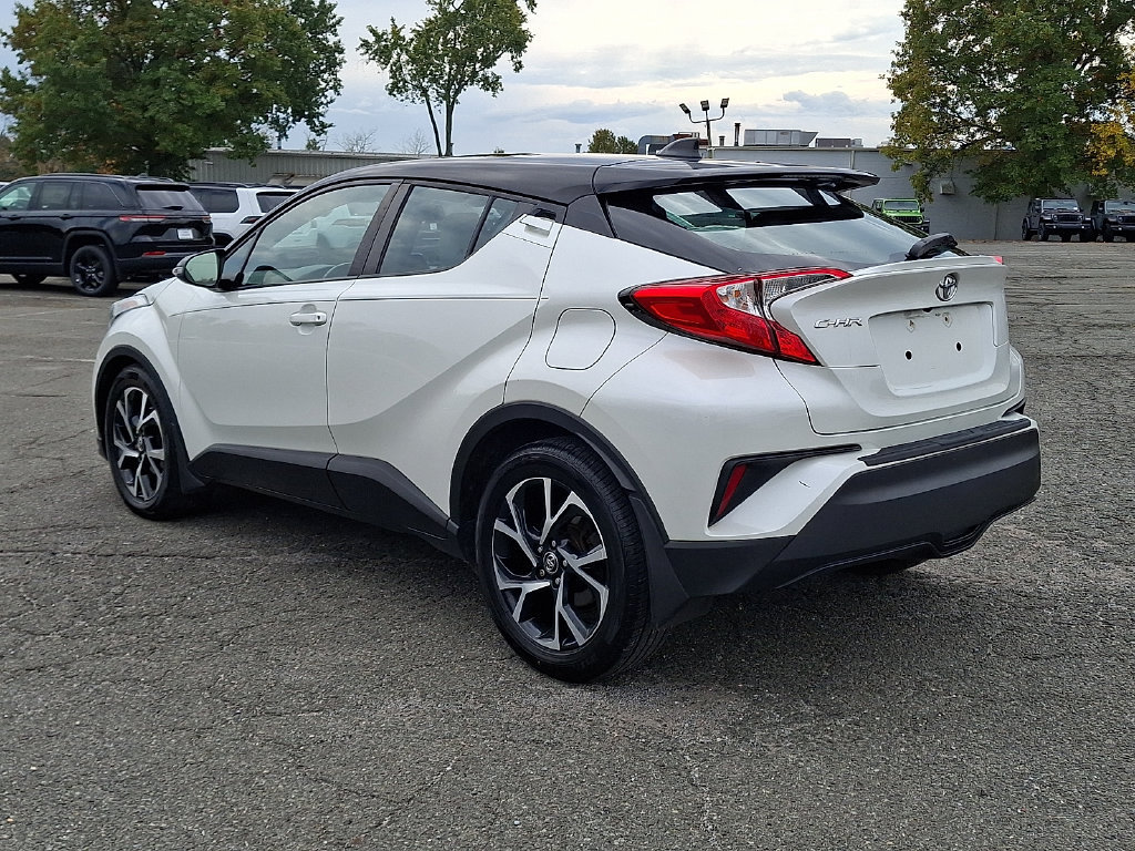 Used 2019 Toyota C-HR XLE FWD image 7
