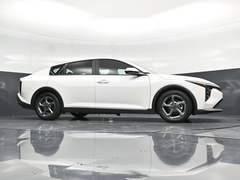 Used 2025 Kia K4 FWD image 52