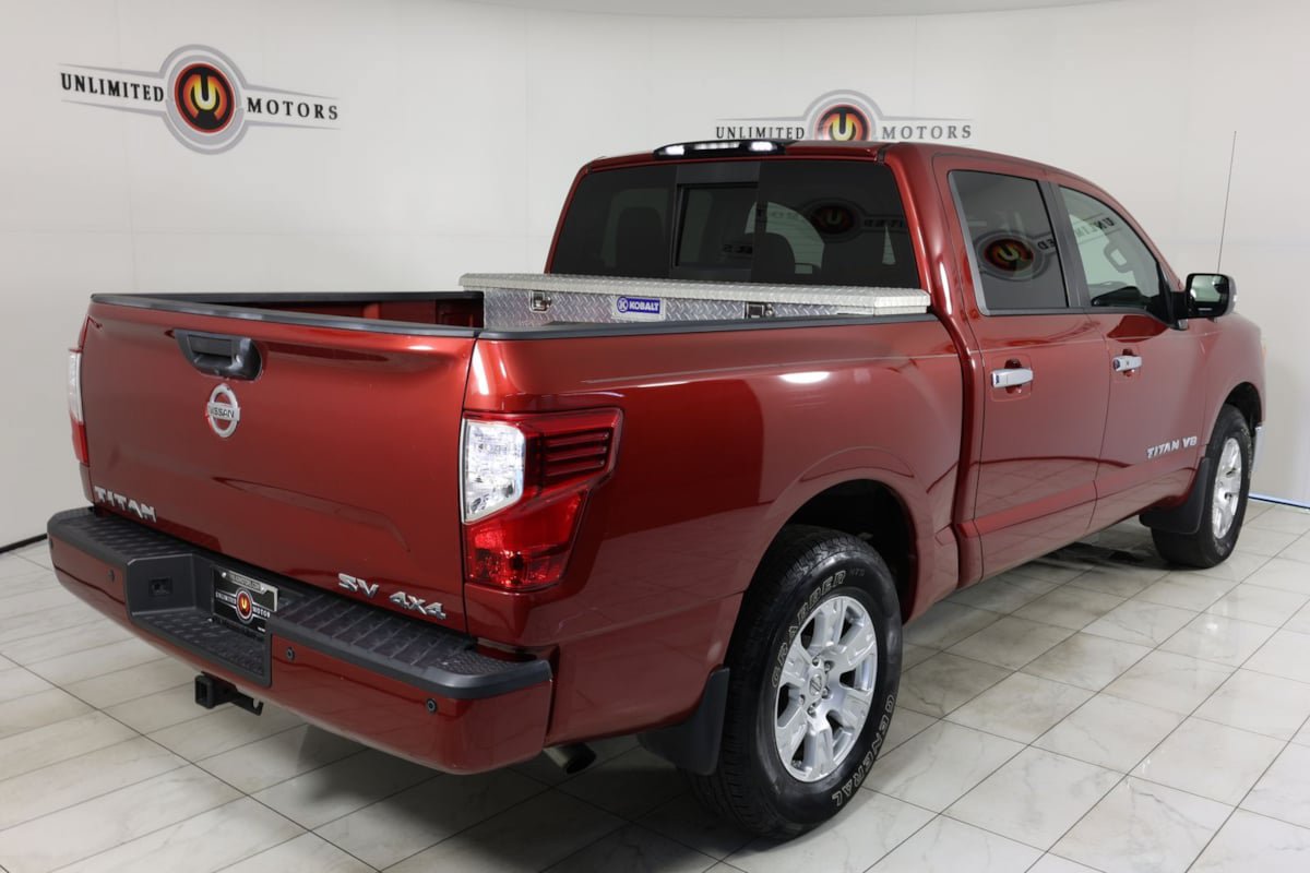 Used 2019 Nissan Titan SV w/ SV Convenience Package AWD/4WD image 3