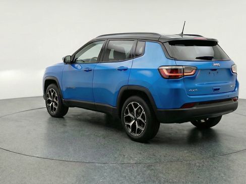 Used 2025 Jeep Compass Limited image 6