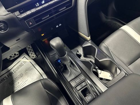 Used 2026 Toyota Camry SE FWD image 40