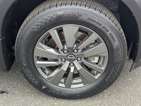 Certified 2024 Nissan Pathfinder SV w/ SV Premium Package image 10