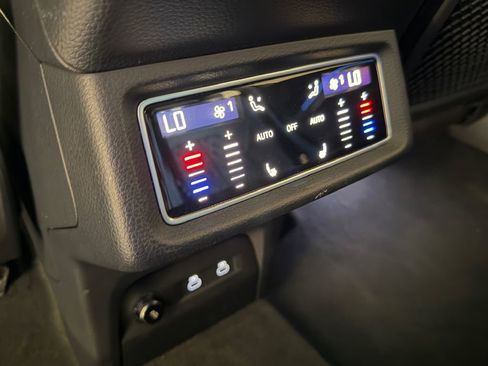 Used 2024 Audi Q8 e-tron Prestige w/ Prestige Package image 10