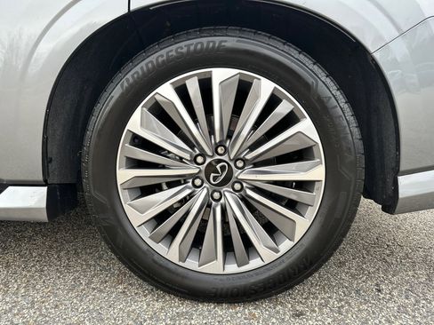 Used 2025 INFINITI QX80 Sensory image 21