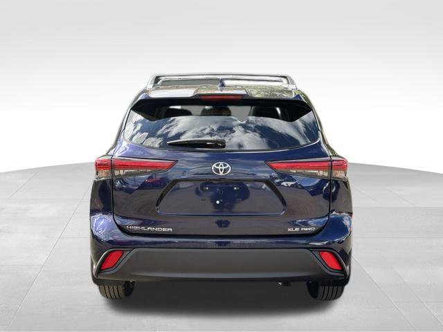 Used 2023 Toyota Highlander XLE AWD/4WD image 6