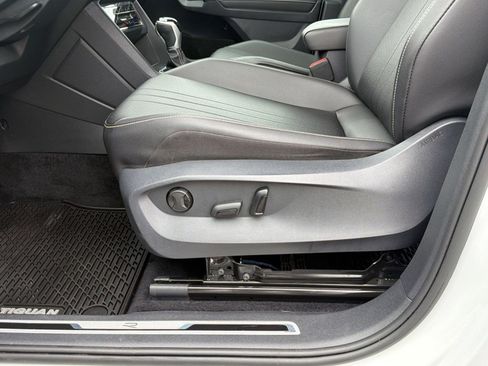 Used 2022 Volkswagen Tiguan SE R-Line AWD/4WD image 14