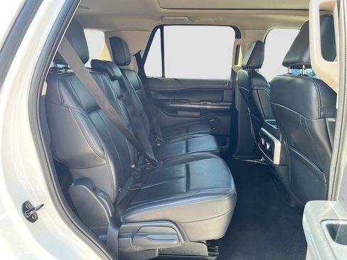 Used 2023 Ford Expedition XLT AWD/4WD image 29