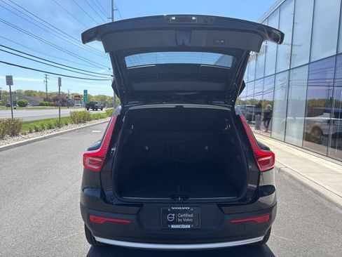 Certified 2025 Volvo XC40 B5 Plus AWD/4WD image 11