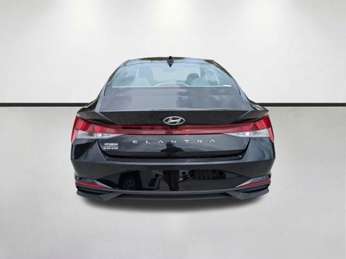 Used 2023 Hyundai Elantra SEL FWD image 6