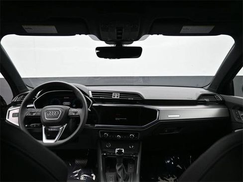 New 2025 Audi Q3 2.0T Premium image 10