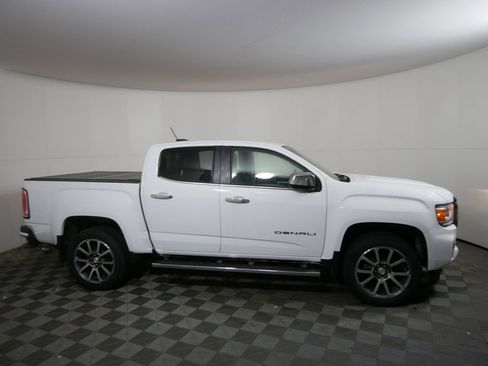 Used 2021 GMC Canyon Denali image 2