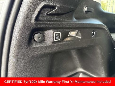 Used 2023 Jeep Grand Cherokee L Limited w/ Luxury Tech Group II AWD/4WD image 16