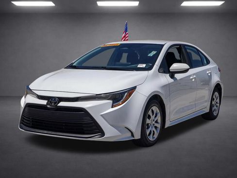 Used 2024 Toyota Corolla LE FWD image 8