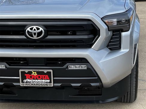 Used 2025 Toyota Tacoma SR5 image 8