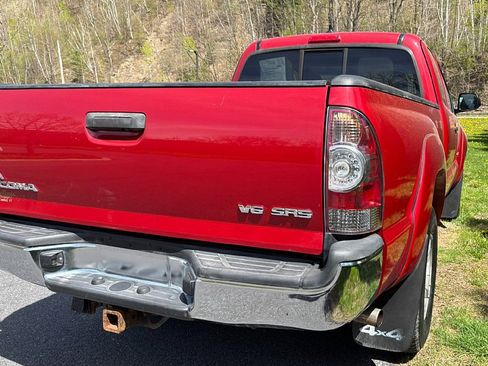 Used 2015 Toyota Tacoma 4x4 Access Cab V6 w/ SR5 Package image 9