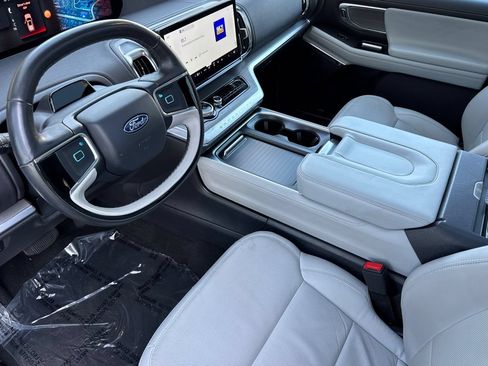 Certified 2025 Ford Expedition Max Platinum AWD/4WD image 11