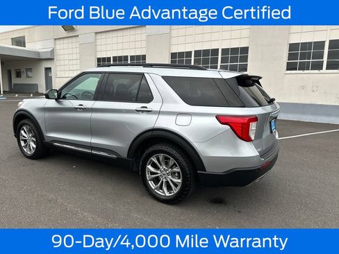 Certified 2022 Ford Explorer XLT w/ Equipment Group 202A AWD/4WD image 5