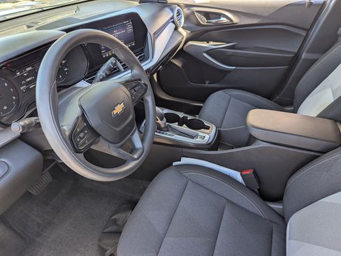 Used 2024 Chevrolet Trax LS image 19