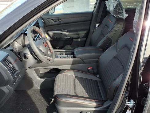 New 2026 Nissan Pathfinder SV image 25