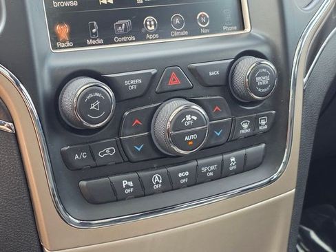 Used 2017 Jeep Grand Cherokee Limited w/ Luxury Group II AWD/4WD image 31