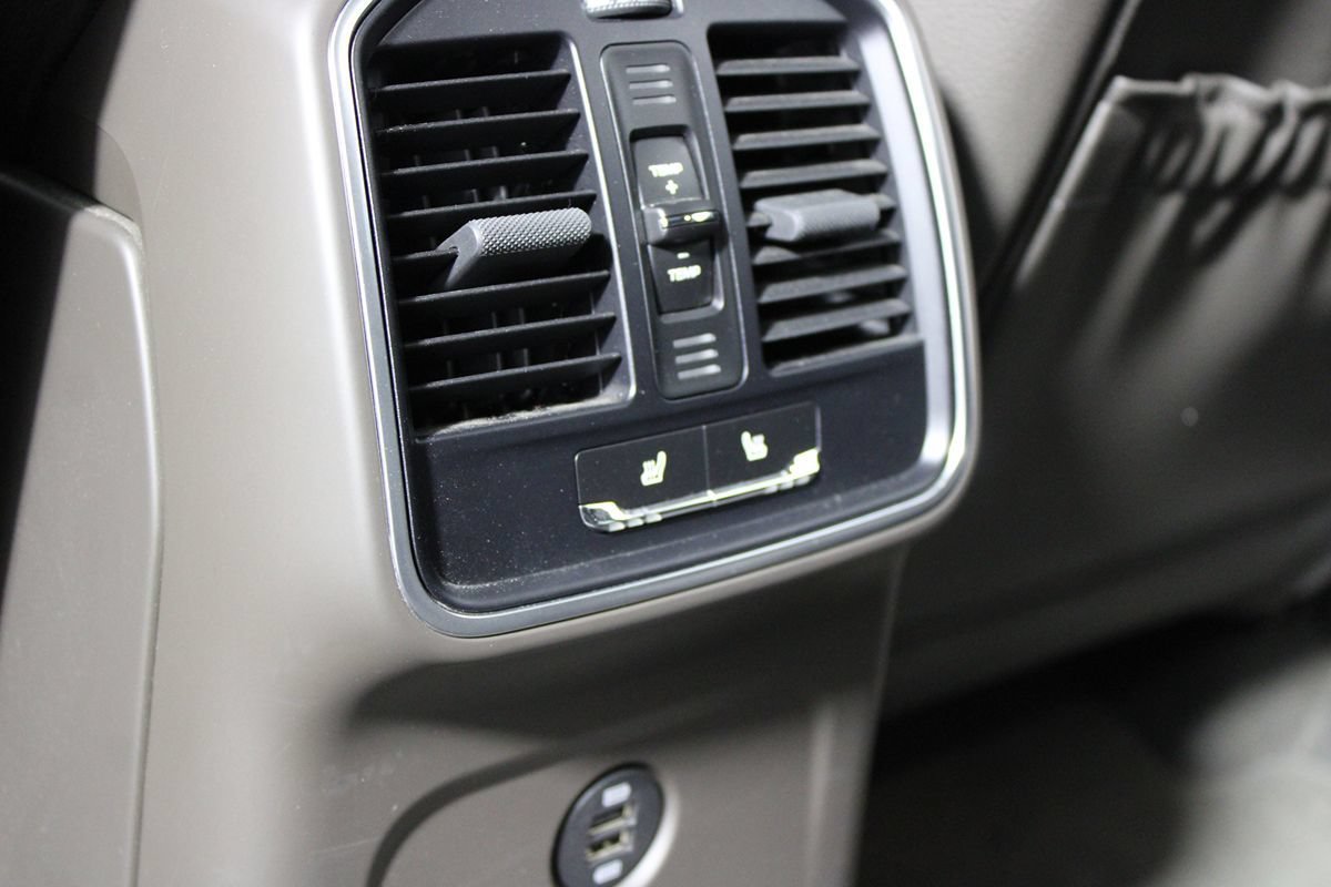 Used 2019 Porsche Macan AWD/4WD image 35