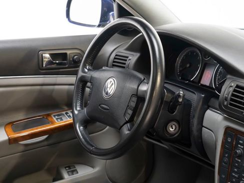 Used 2004 Volkswagen Passat W8 AWD/4WD image 40