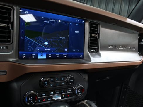 Used 2024 Ford Bronco Outer Banks AWD/4WD image 64