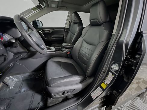 Used 2021 Toyota RAV4 XLE Premium FWD image 15