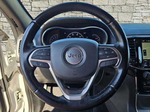 Used 2021 Jeep Grand Cherokee Laredo X image 17