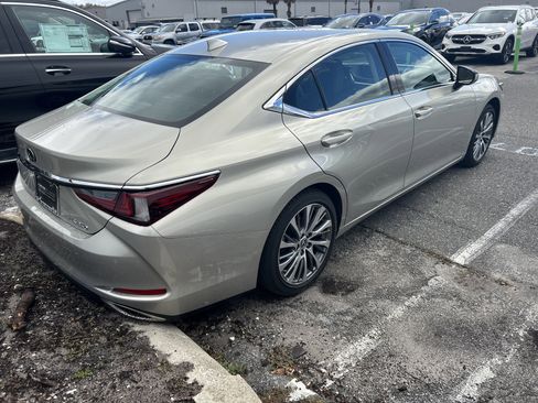 Certified 2021 Lexus ES 350 ES350 4-DR SEDAN image 4
