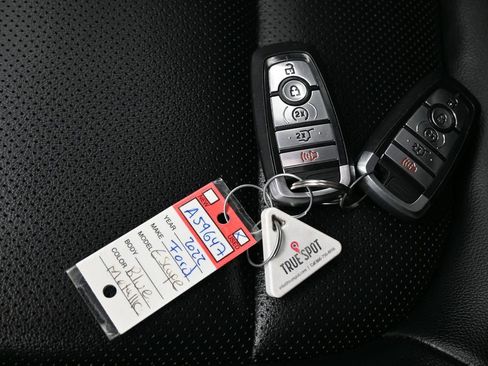 Used 2022 Ford Escape Titanium AWD/4WD image 35