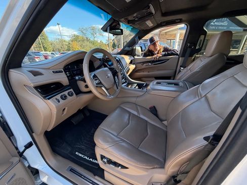 Used 2019 Cadillac Escalade Platinum image 20