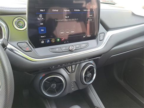 Used 2023 Chevrolet Blazer LT image 13