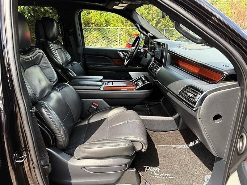 Used 2022 Lincoln Navigator Reserve AWD/4WD image 35