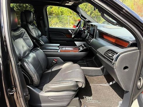 Used 2022 Lincoln Navigator Reserve AWD/4WD image 35