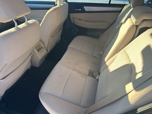 Used 2018 Subaru Outback 2.5i Premium image 7