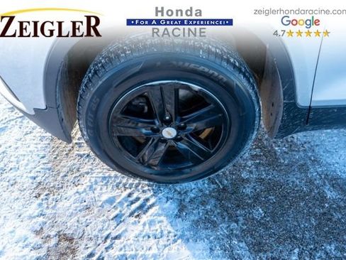 Used 2020 Chevrolet Trax LT w/ LT Convenience Package image 13