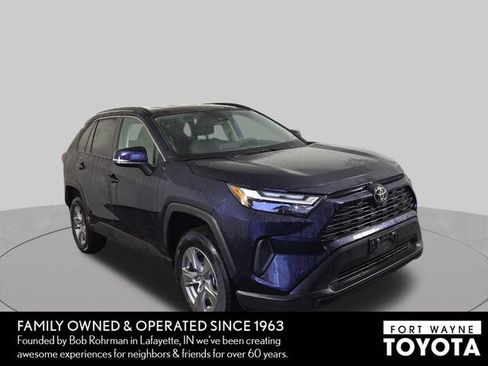 Used 2025 Toyota RAV4 XLE AWD/4WD image 4