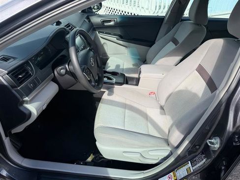 Used 2014 Toyota Camry FWD image 11