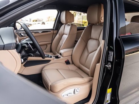 Certified 2026 Porsche Macan S AWD/4WD image 5