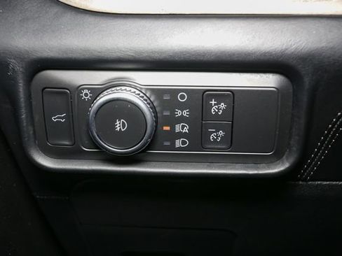 Used 2020 Ford Explorer Platinum image 38